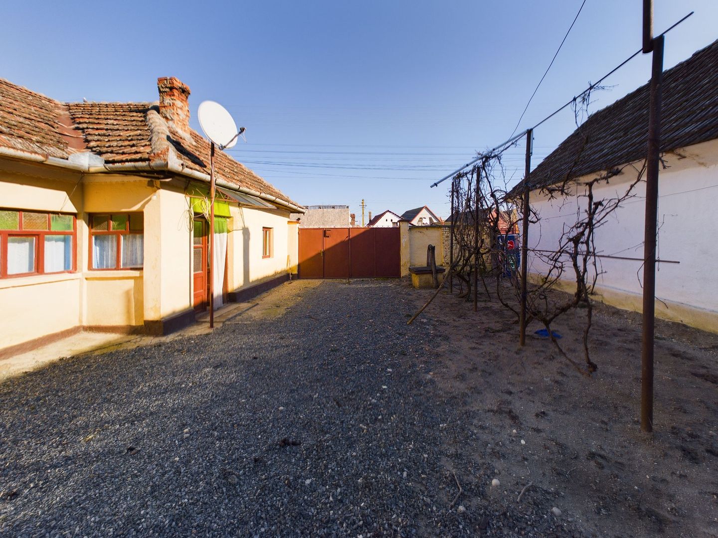 Casă tradiționălă în Pecica - Poză 3