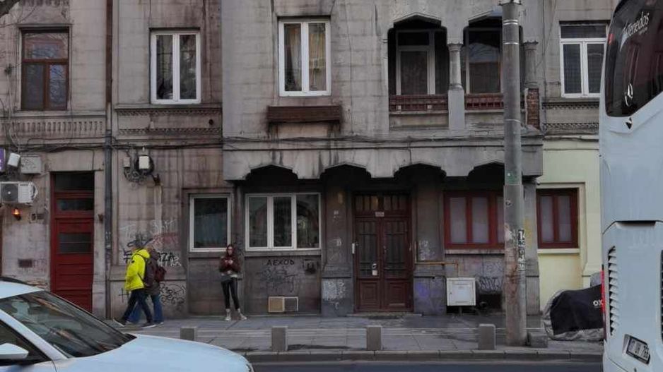 Proprietar,100 metri utili - apartament excelent poziționat pe bulevar - Poză 2