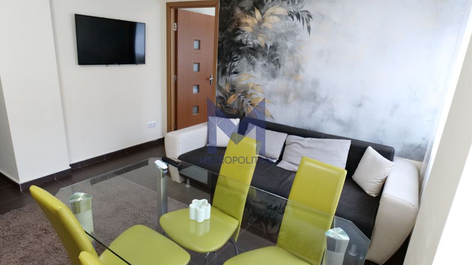 De închiriat apartament luminos 3 camere - Poză 1