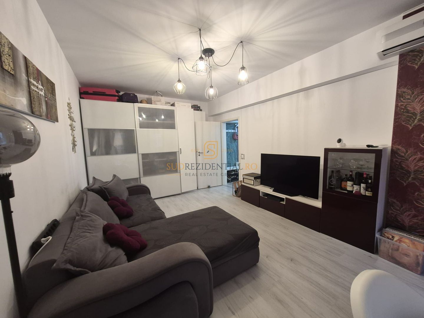 Apartament 2camere, mobilat și utilat, parcare inclusă -Metrou Berceni - Poză 1