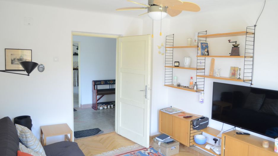 Casa renovata la tara complet mobilata si utilata - Poză 8
