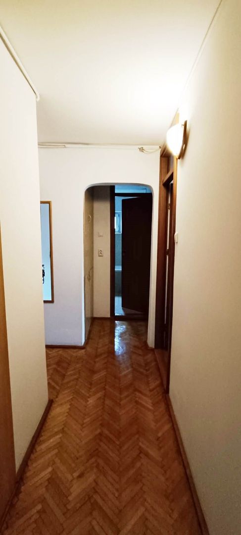 Apartament cu 4 camere in Tractoru-Independentei - Poză 19