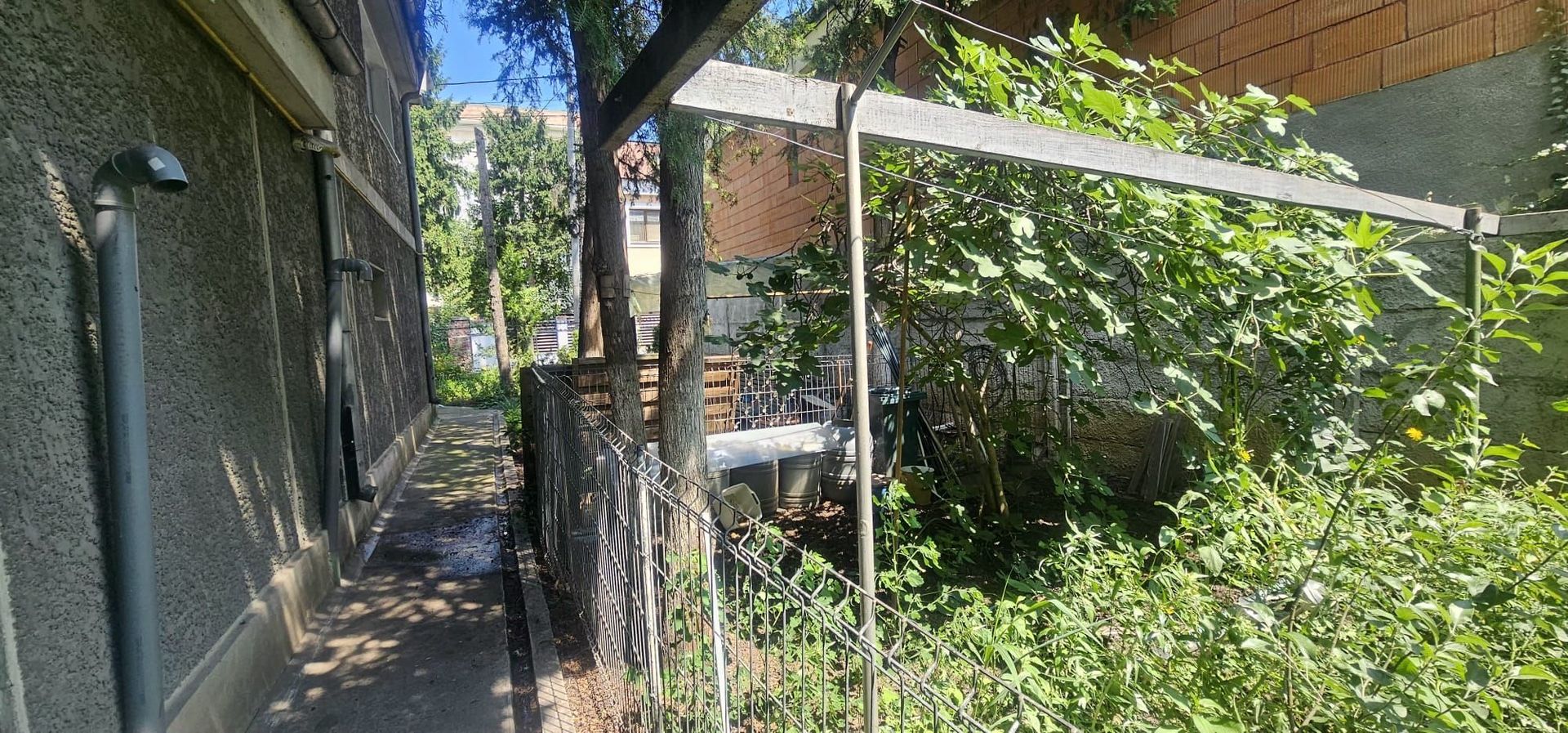 De vanzare  -  Casa P+1E - Alea Trandafirilor - 220.000 euro - Poză 15