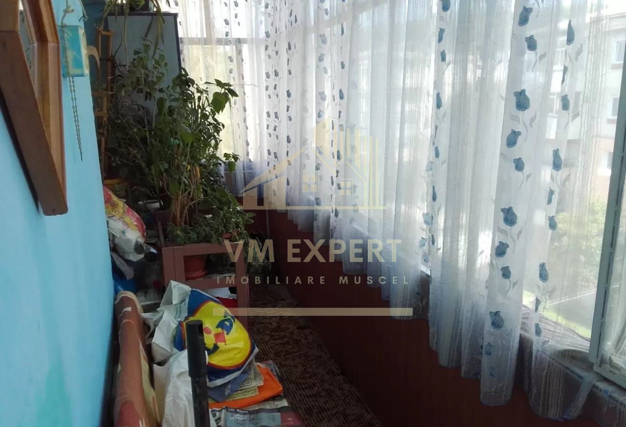 APARTAMENT  3 CAMERE,  ETAJ 4, SUPRAFATA 73 MP, CAMPULUNG, ZONA VISOI - Poză 3