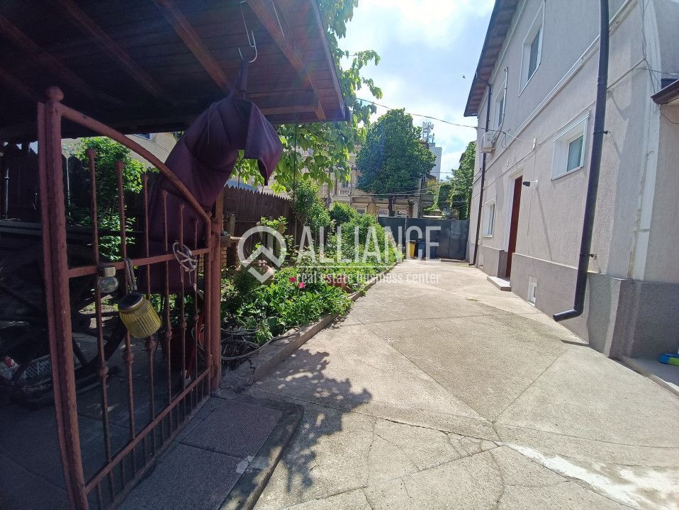 CENTRU SALA SPORTURILOR(COD03)- Casa interbelica si curte generoasa ! - Poză 2