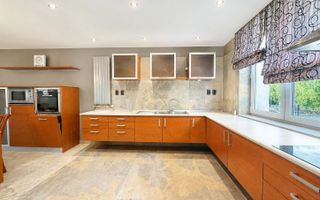 Casa de 360 mp cu sauna si garaj dublu de inchiriat in zona Buna Ziua - Poză 7