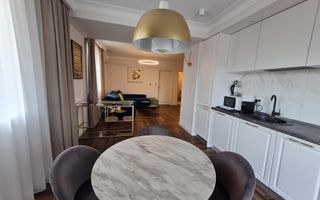 Elegantă și prestanță - Poză 16