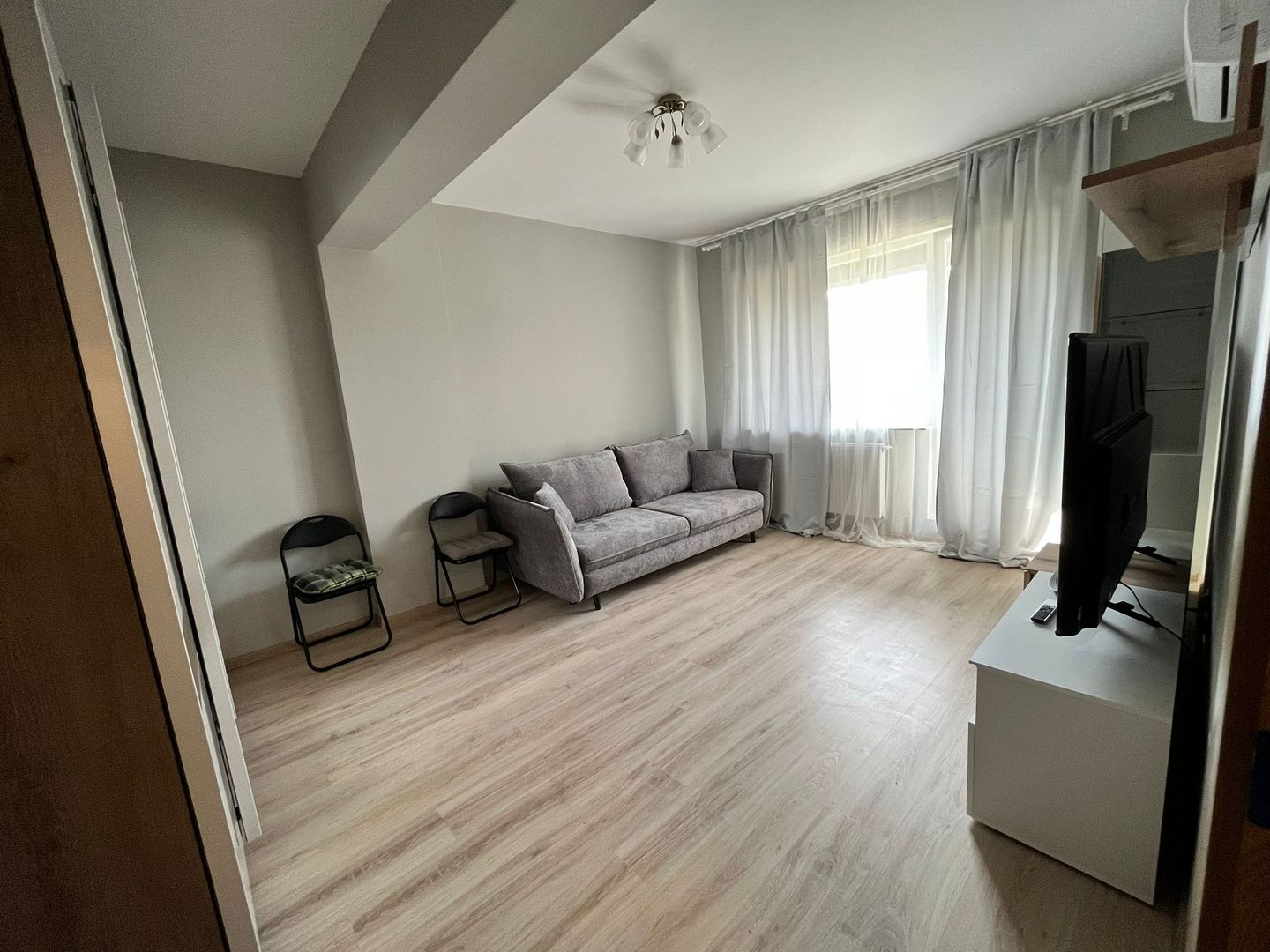 Ap 2 camere, decomandat, loc parcare subteran, prima Inchiriere - Poză 6