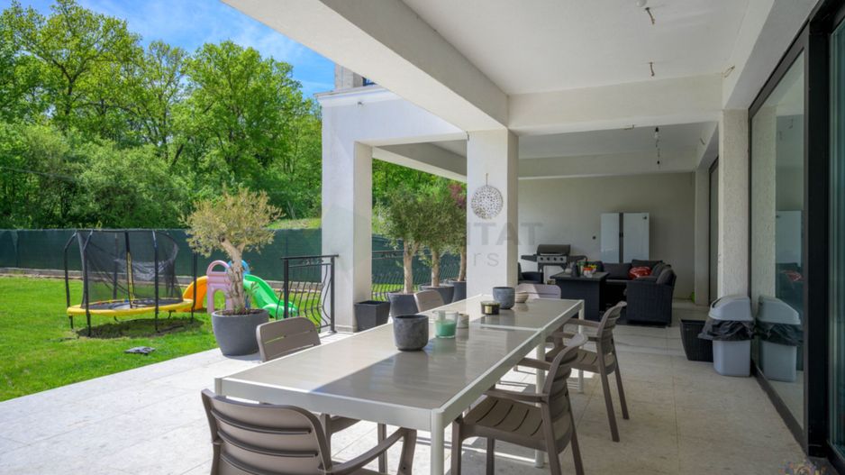 Vila Statement lângă Pădure | 520 mp Utili pe 1500 mp teren - Poză 2