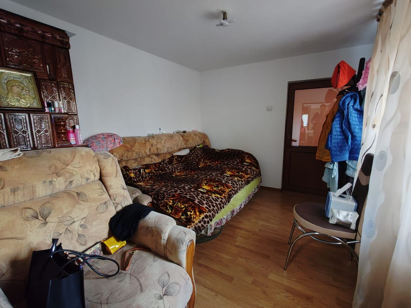 CASA IN POPESTI LEORDENI, RENOVATA, CURTE, MOBILAT-UTILATA - Poză 5