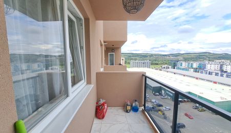 Apartament 2 camere cu parcare, zona Metro!