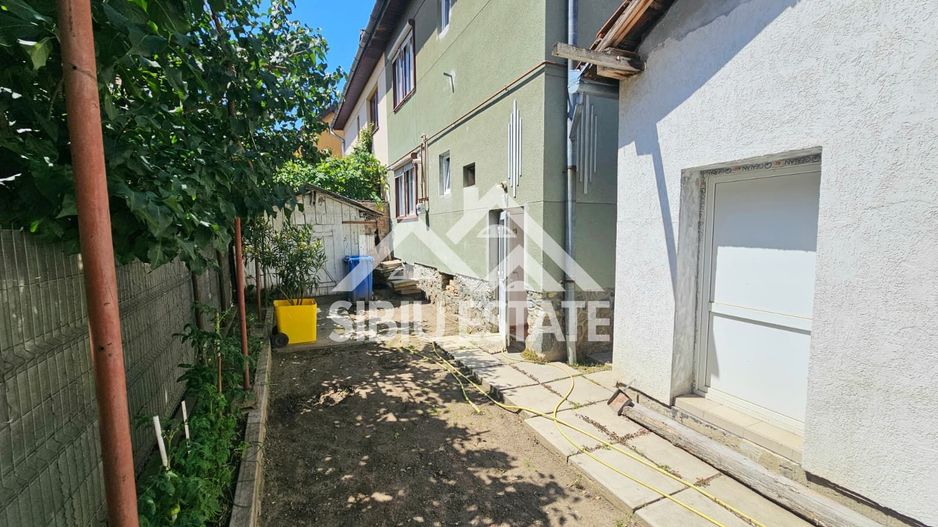 Casa Sibiu central 5 camere, 4 bai - Poză 2