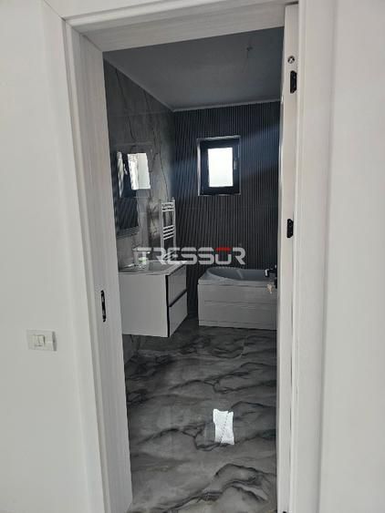 CASĂ  DE VÂNZARE – VALU LUI TRAIAN - Poză 5