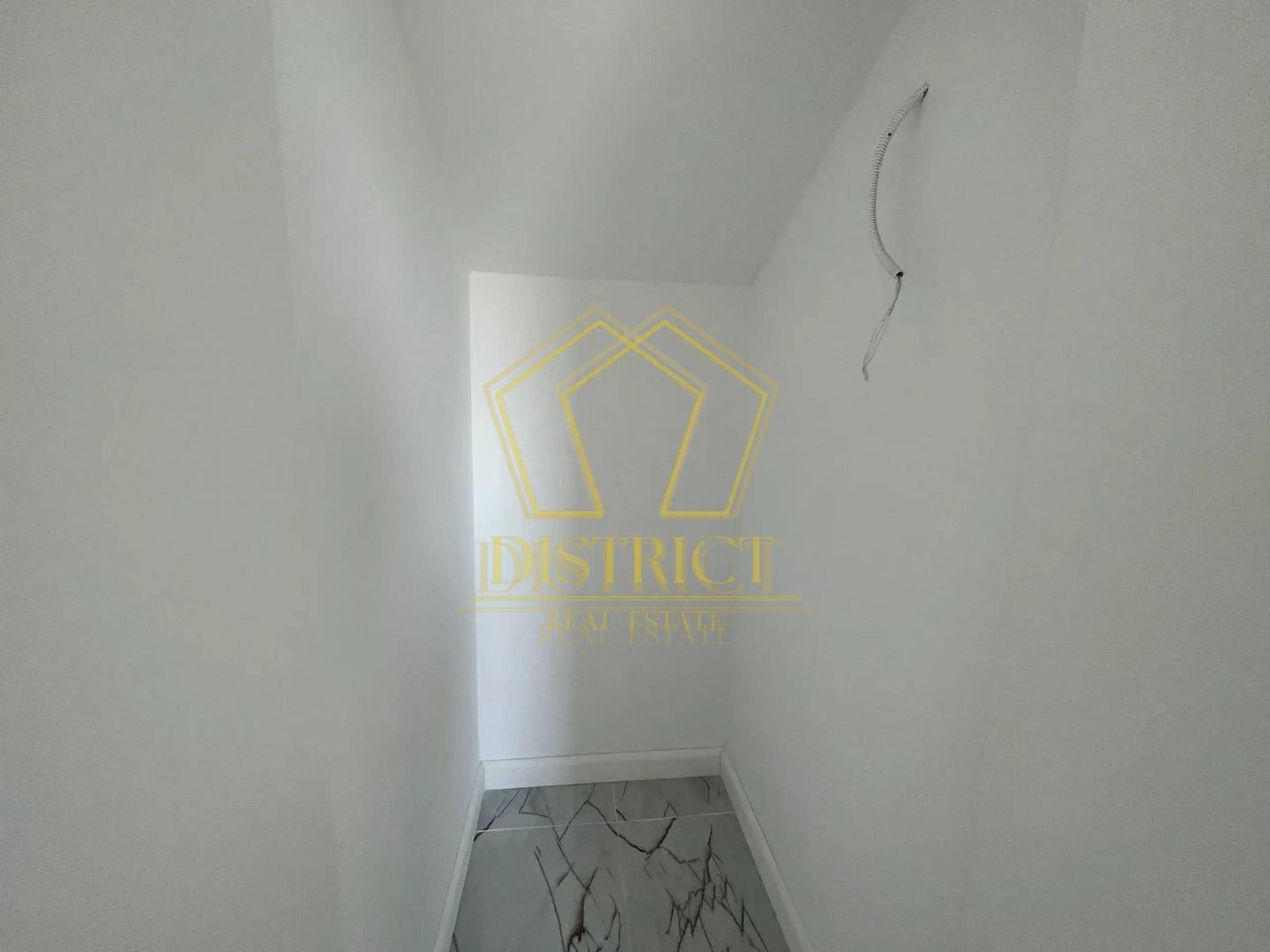 Duplex superb cu 4 camere despartit prin camera tehnica I Giroc - Poză 4