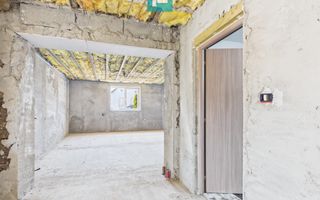 Casă cu teren de 2.134 mp în Sântana | 5 camere - Poză 8