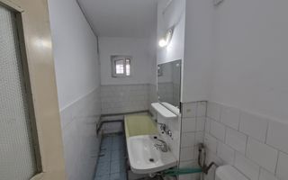 Spațiu comercial de închiriat- lângă spitalul Municipal Curtea de Argeș - Poză 6