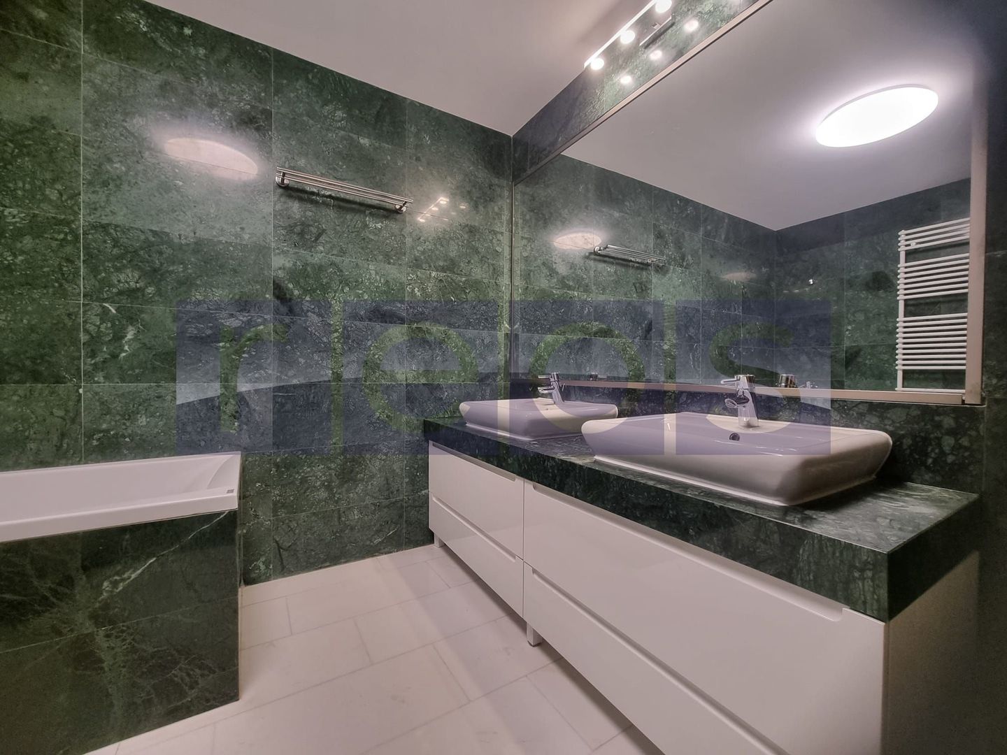 Vanzare penthouse cu view spectaculos in Complex Upground - Poză 33