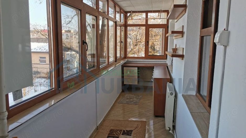 Închiriez Apartament cu 3 camere zona piața CUG - Poză 1