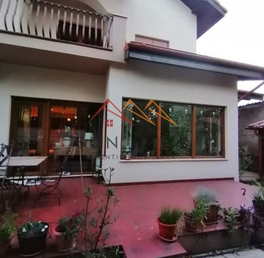 Vila P+E+M, an 2012, 6 camere, ultracentral, finisaje lux, Ploiesti,PH - Poză 9