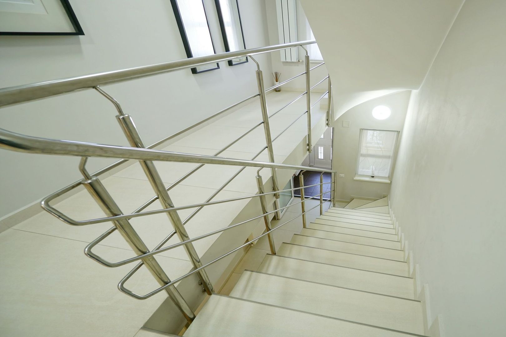 Ideal gradinita P+2, 8 cam, 6 dormt 6 bai, 3 garaje teren 650 mp, - Poză 70