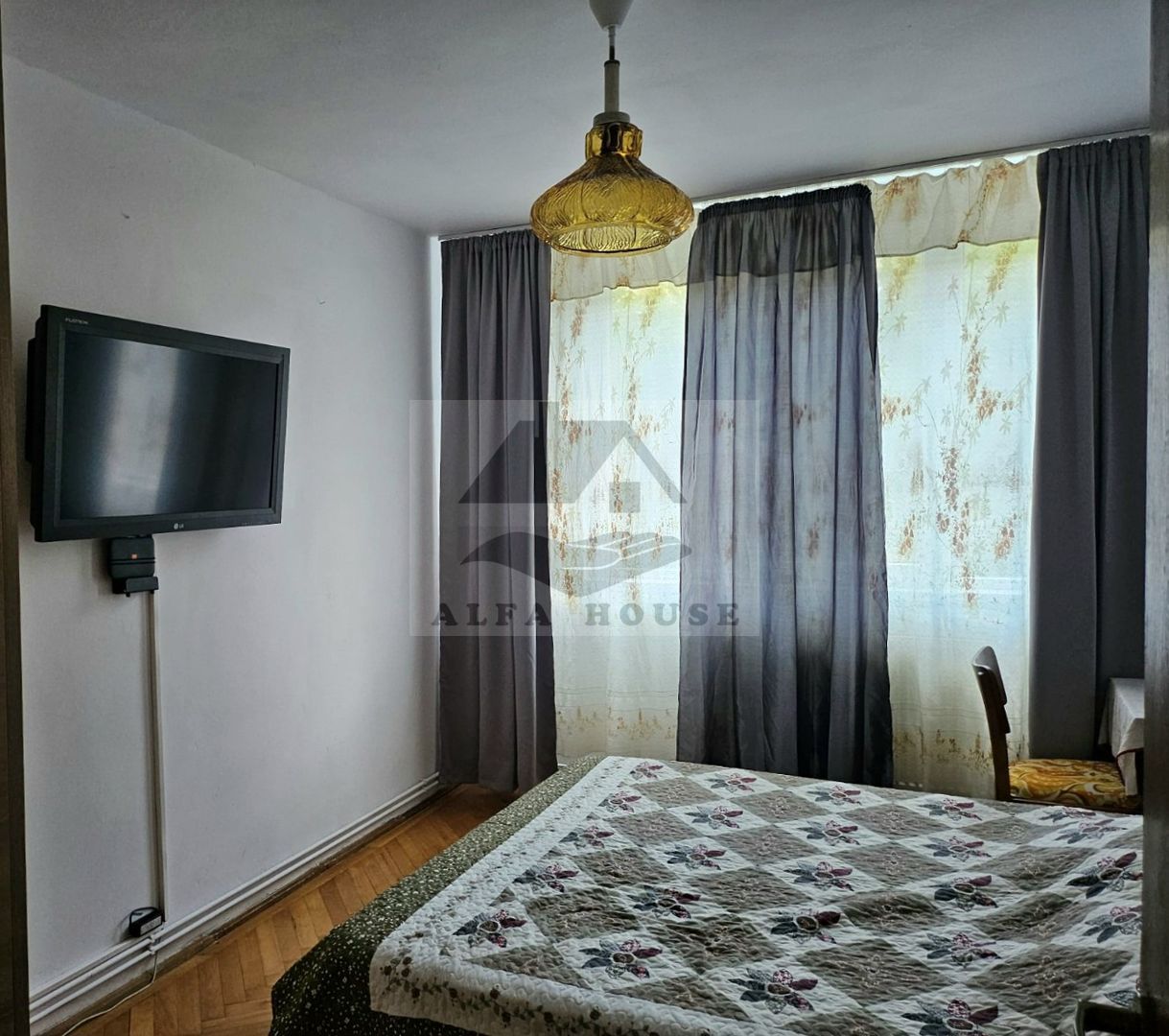 Apartament cu trei camere, zona Centrul Civic,  71 mp - Poză 9