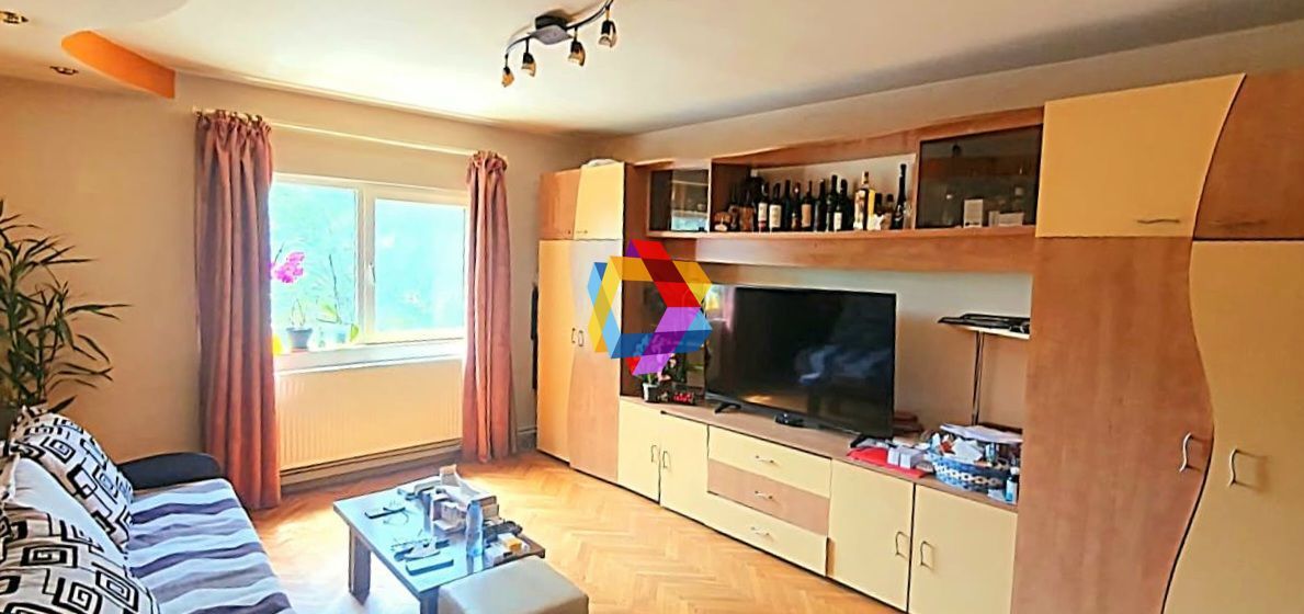 Apartament cu patru camere, zona Tractorul 90 mp - Poză 1