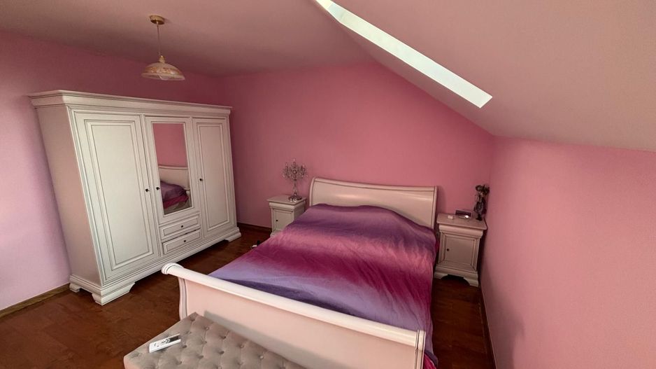 Vila deosebita aproape de padure - Poză 21