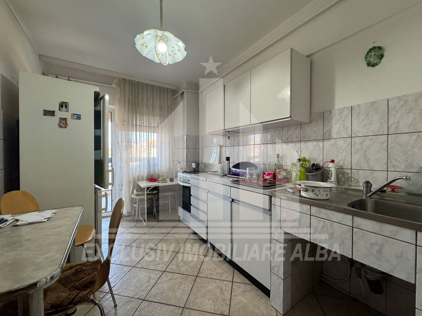 Apartament cu 3 camere decomandate, etaj 2, Centru - Poză 3