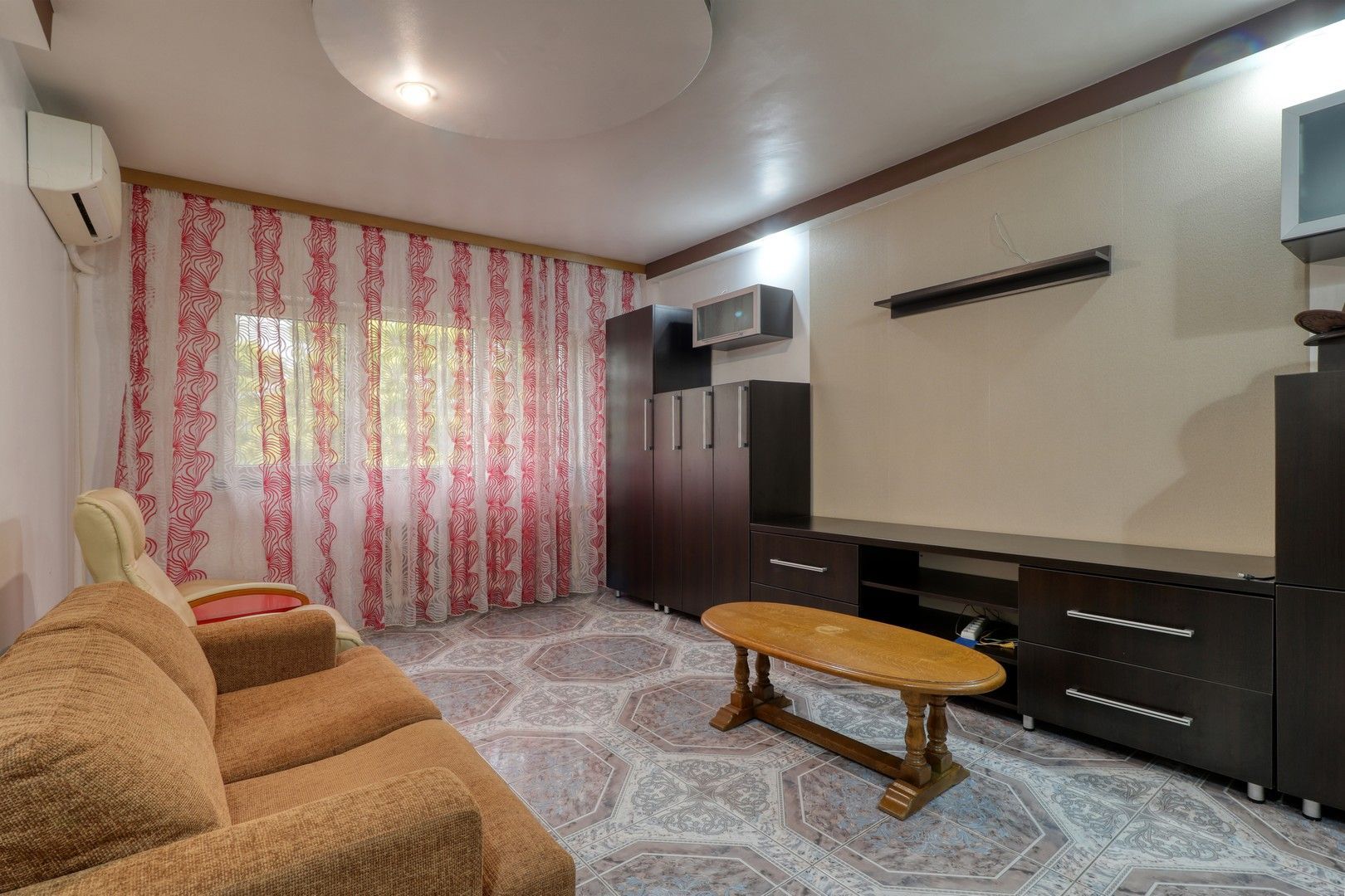 SUPER PRET!-  Apartament 4 camere + boxa si parcare - Comision 0% - Poză 2