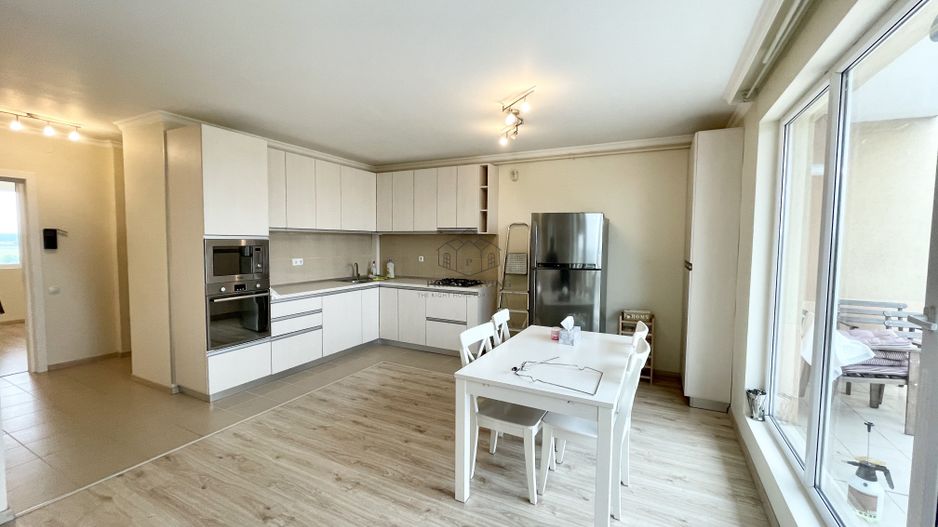 PENTHOUSE CU 3 CAMERE LA VANZARE IN COMPLEX BOUTIQUE - Poză 2