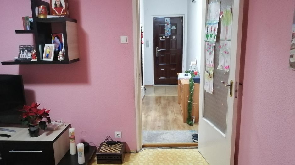 Tractorul 3 camere, situat in  zona Peny. - Poză 13