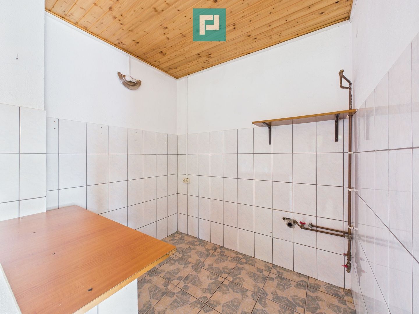 Casă cu o cameră, teren 350 mp în Subcetate - Poză 8