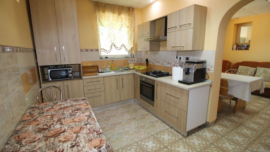 CASA CU TEREN GENEROS - Poză 7