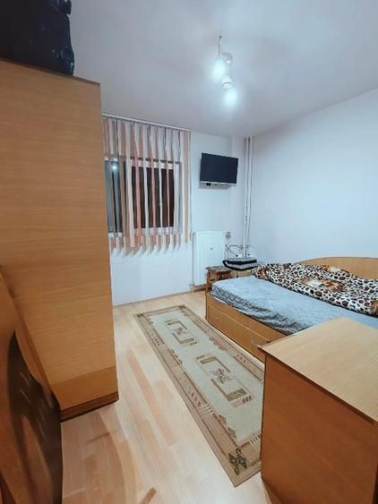 Apartament 3 camere decomandat 3 minute metrou Aparatorii Patriei - Poză 7