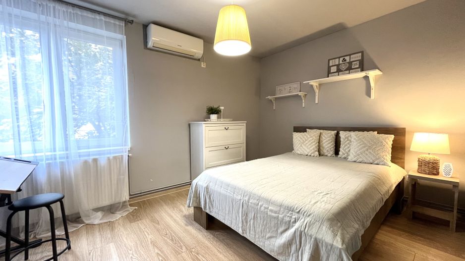 Apartament 2 camere, primitor si luminos,  2 minute de Piața Victoriei - Poză 11