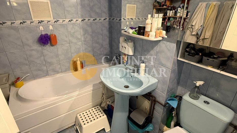 3 Camere Decomandat - Etaj 2  - Zona Galata/ Biserica Galbena - Poză 4