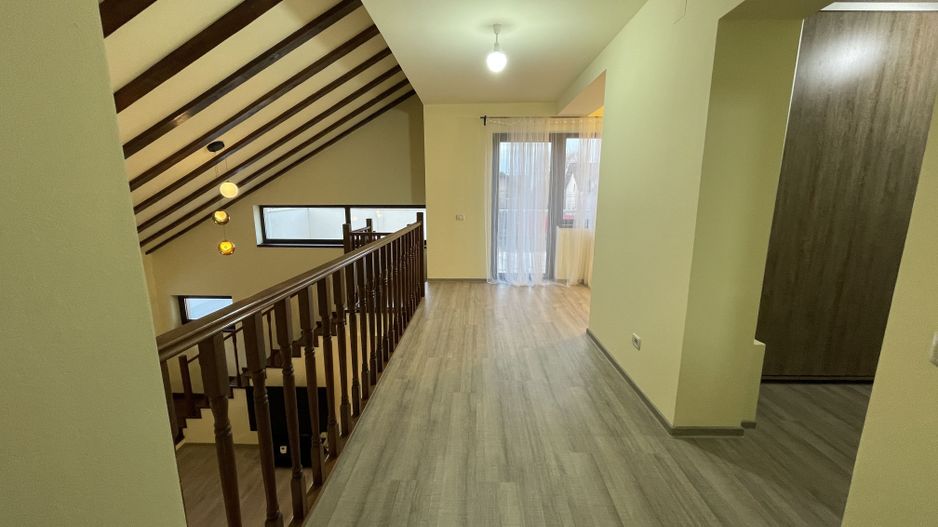 Casa moderna P+1E,spatioasa,teren 700 mp in Sacalaz - Poză 21