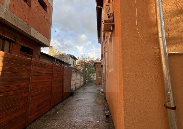 Vilă Modernă în Domenii, Aproape de Biserica Casin - Poză 7