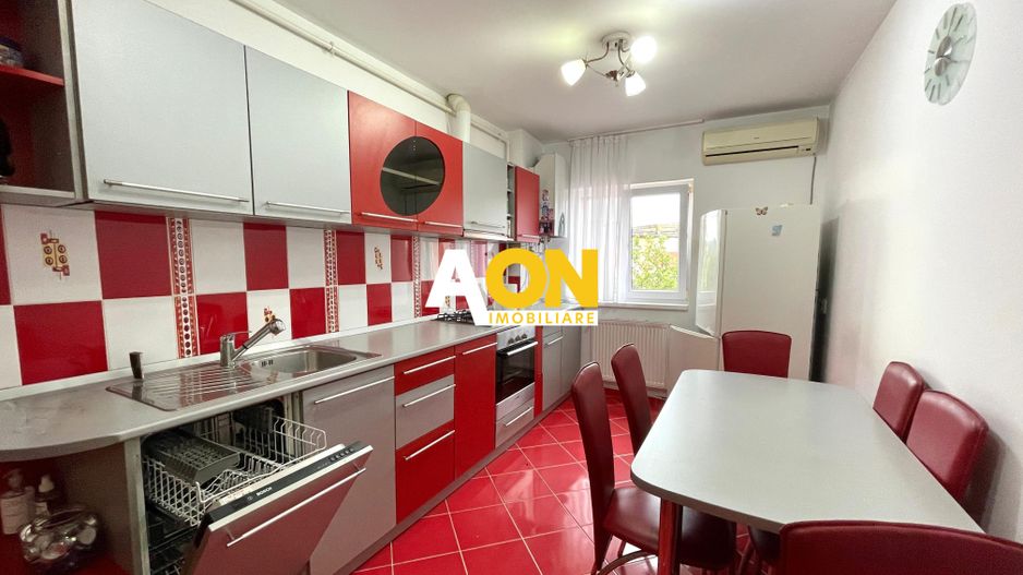 Apartament cu 3 camere, 2 bai, loc de parcare, boxa, zona Liceul Sport - Poză 3