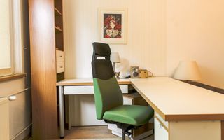 Apartament renovat cu 2 camere langa metrou de închiriat - Poză 2