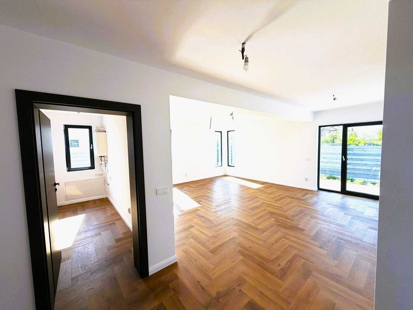 Eleganță, confort și liniște – Casă nouă în Balotești - Poză 1