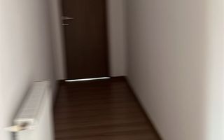 Casa la curte 3 camere baie bucatarie - Poză 2