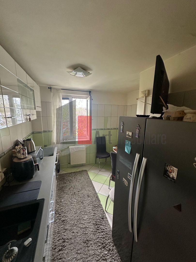 Apartament cu 3 camere în Zona 1Decembrie - Poză 5