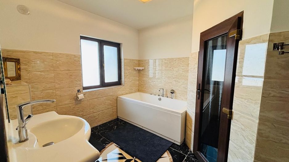 Vilă deosebită în Șcheia I 240 mp utili I teren 1000 mp I 295.000 € - Poză 19