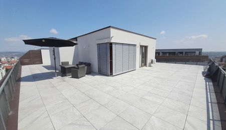 Penthouse de lux 150 mp utili + 200 mp terasa + 2 parcari subterane