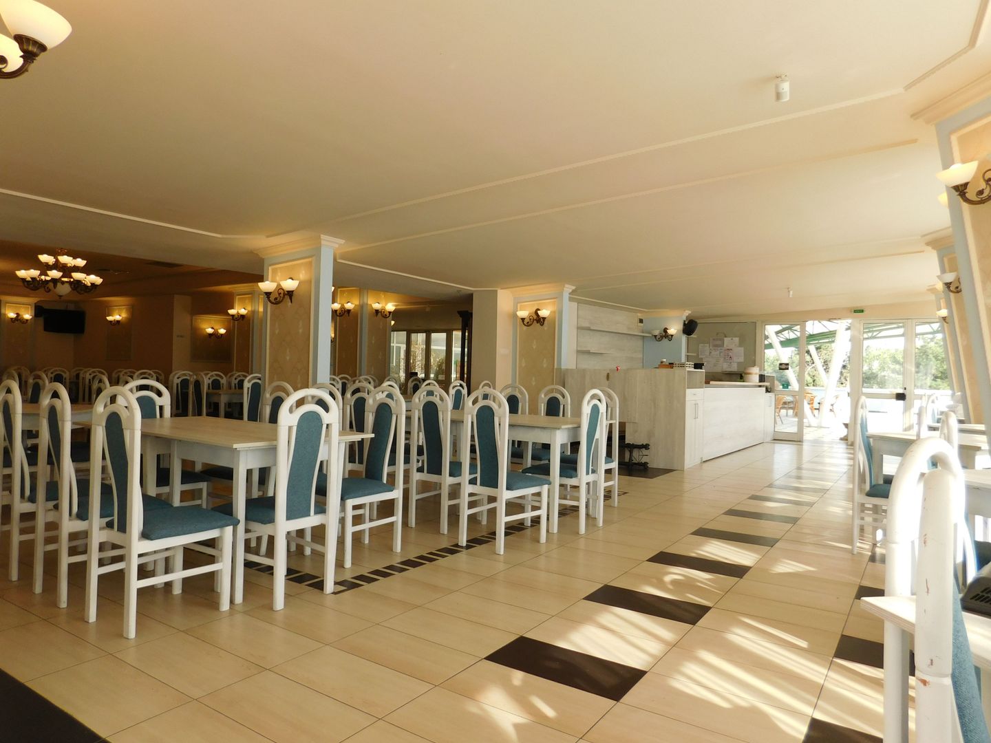 Restaurant cu terasă de închiriat, în Complex Comercial Mercur - Poză 3