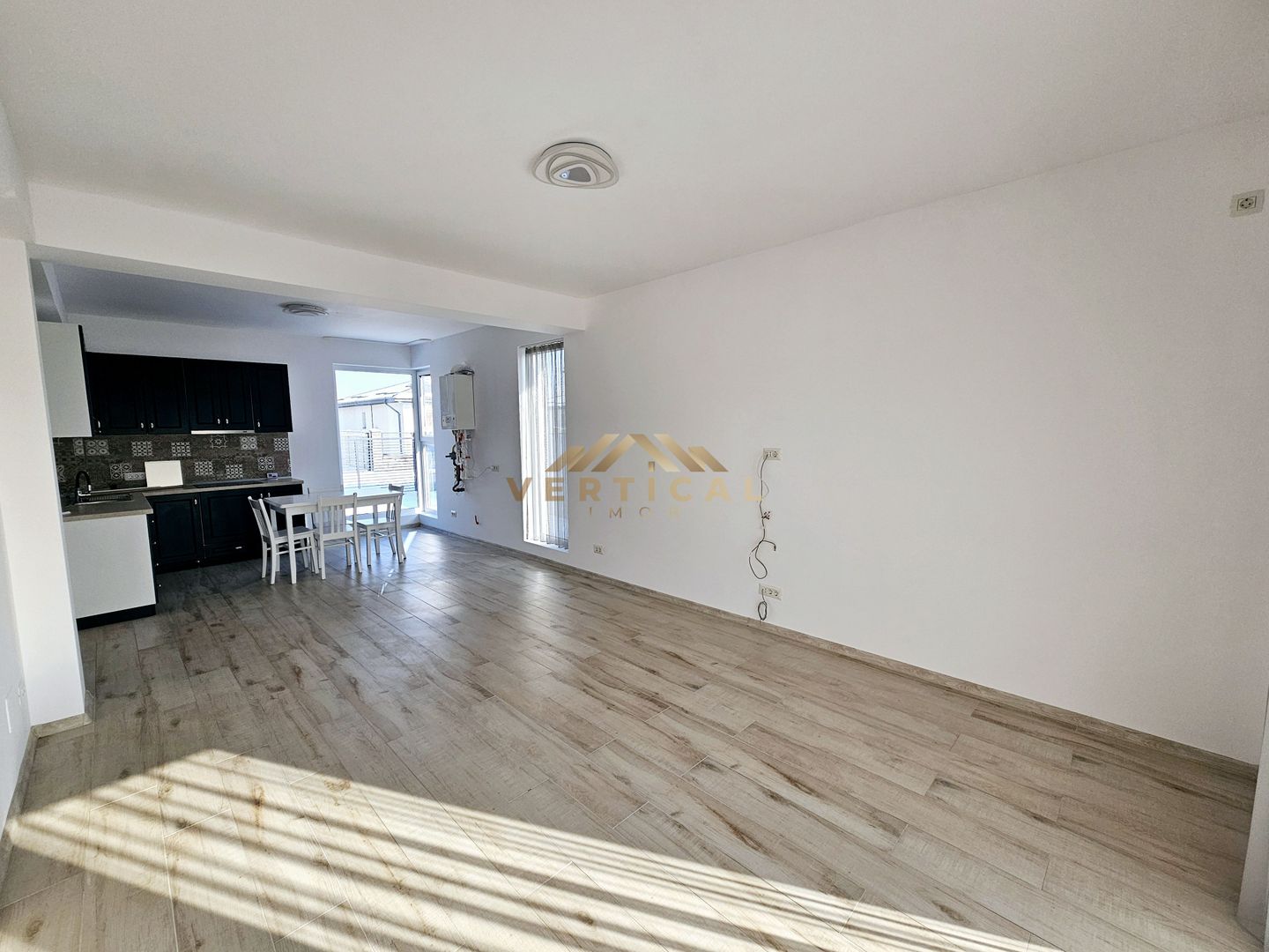 Casa parter de inchiriat cu 3 camere - comuna Berceni - Poză 10