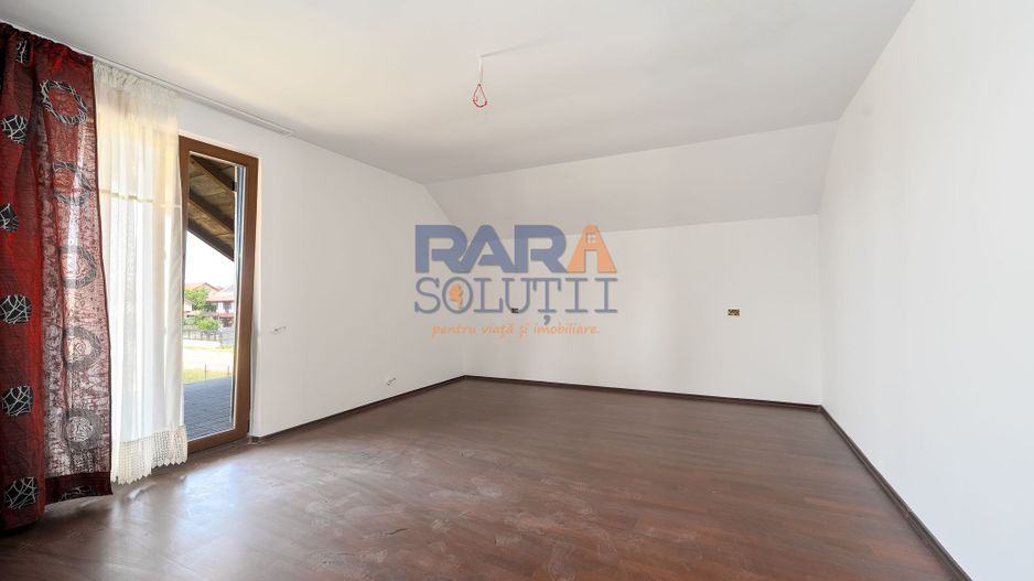 Casă din 2010 (3 dormitoare, două băi și garaj) - Poză 18