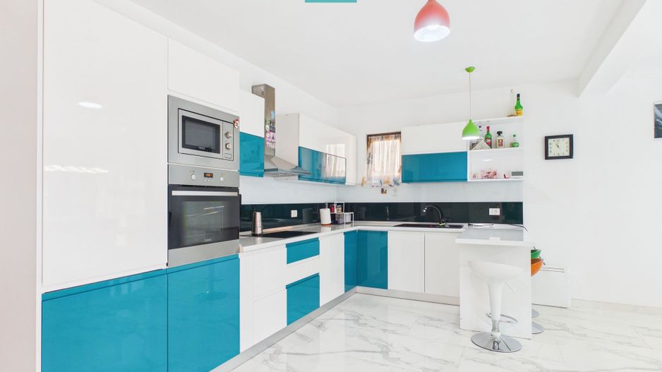 Vilă cu 4 camere in Livada - Poză 4