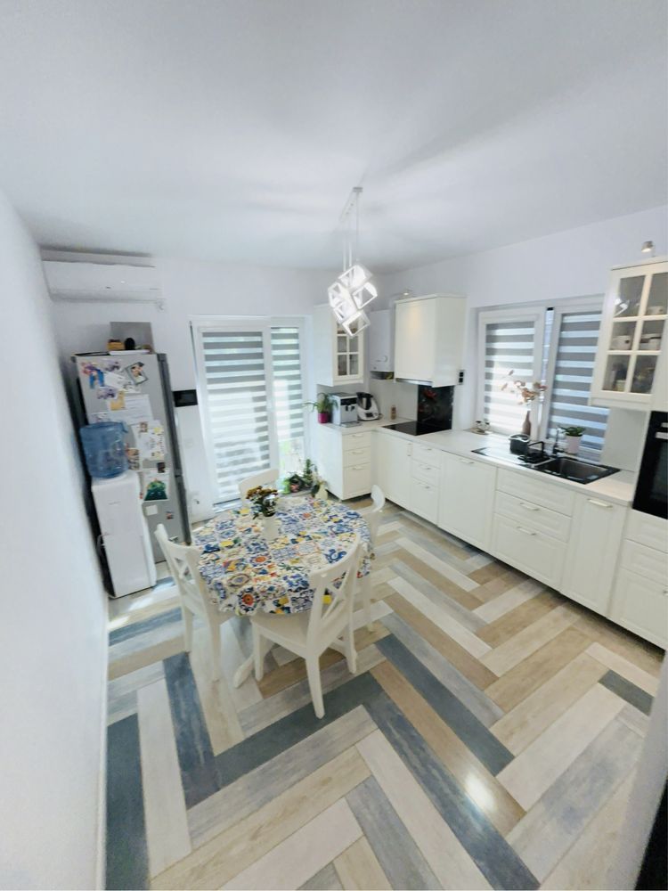 Casa cu Gradina in  Europa, cu 2 Parcari - Poză 7